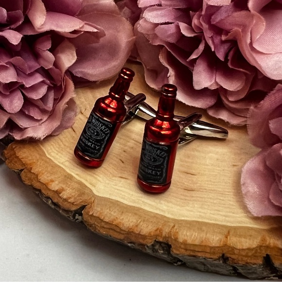 Unique Jack Daniels Whiskey Bottle Cufflinks - Picture 7 of 16